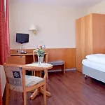 Am Stadthaus 3*