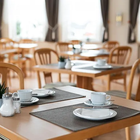 Am Stadthaus 3*