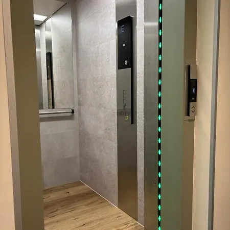 Am Stadthaus 3*