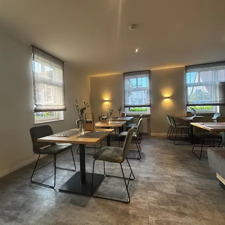 Hotel Am Stadthaus 3*