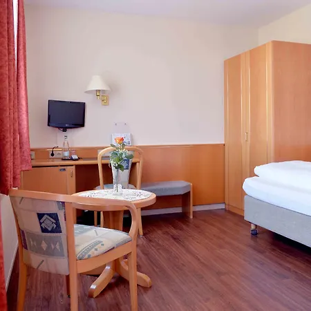 Am Stadthaus 3*