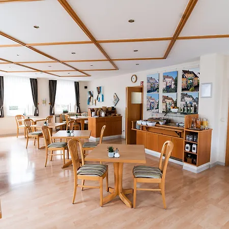 Am Stadthaus 3*